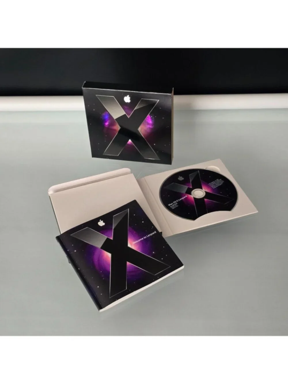 Apple MAC OS X LEOPARD Version 10.5.1  Retail Install DVD With Manual (MB427Z/A)